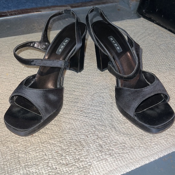 Beautiful satin hype shoes - Picture 8 of 8